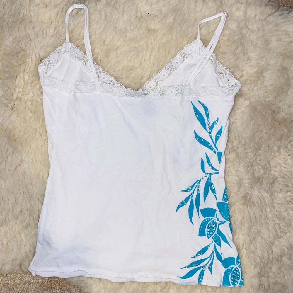 GUESS White blue tropical sparkle flower tank top - Picture 2 of 4